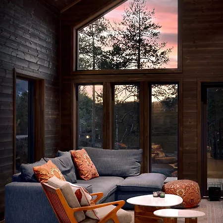 Comfortable Lakefront With Mountain Views - Berre Veit