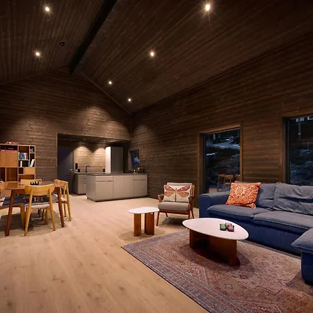 Comfortable Lakefront With Mountain Views - Berre Veit Holiday home *
